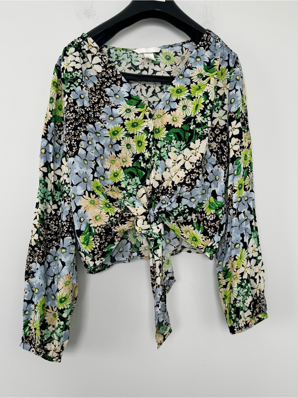H&M Floral Blouse V-Neck Tie Front Long Sleeve Cropped Viscose Cottagecore Top M